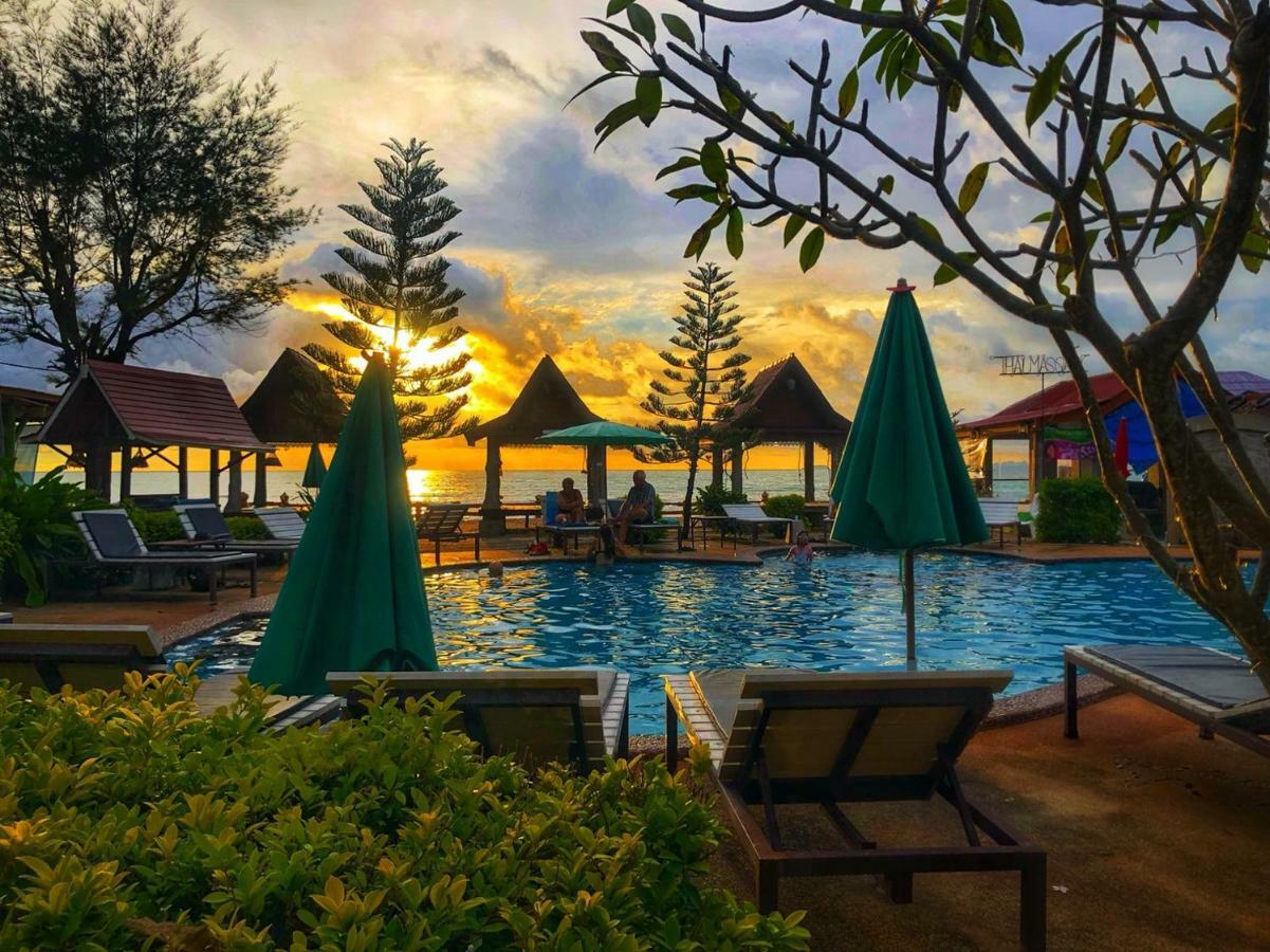 Blue Andaman Lanta Resort Ko Lanta Exterior foto